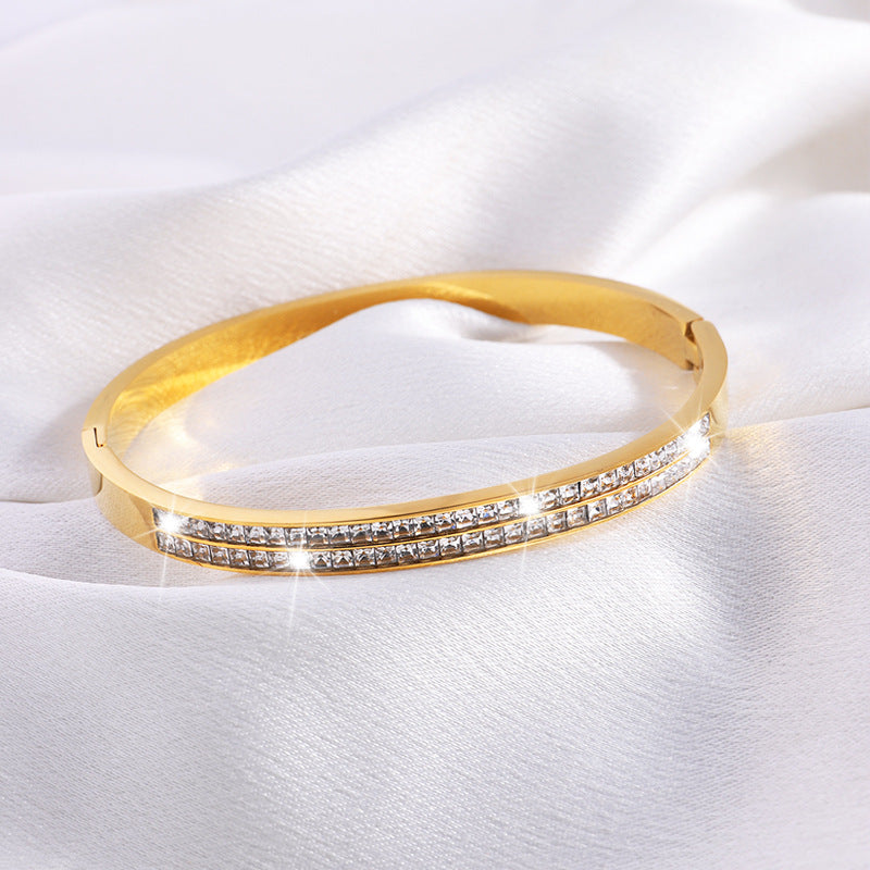 Bracelet Femme en Acier Inoxydable – Design Étoilé Raffiné avec Double Rangée de Strass