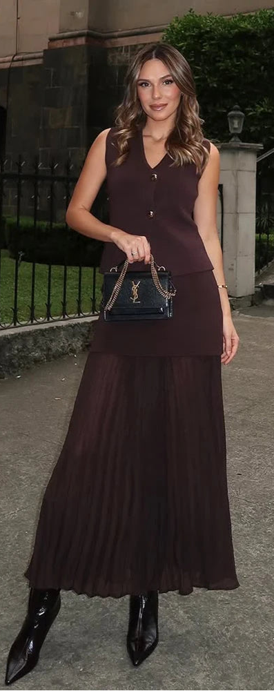 La touche de glamour dont votre garde-robe a besoin – pour une robe sophistiquée.