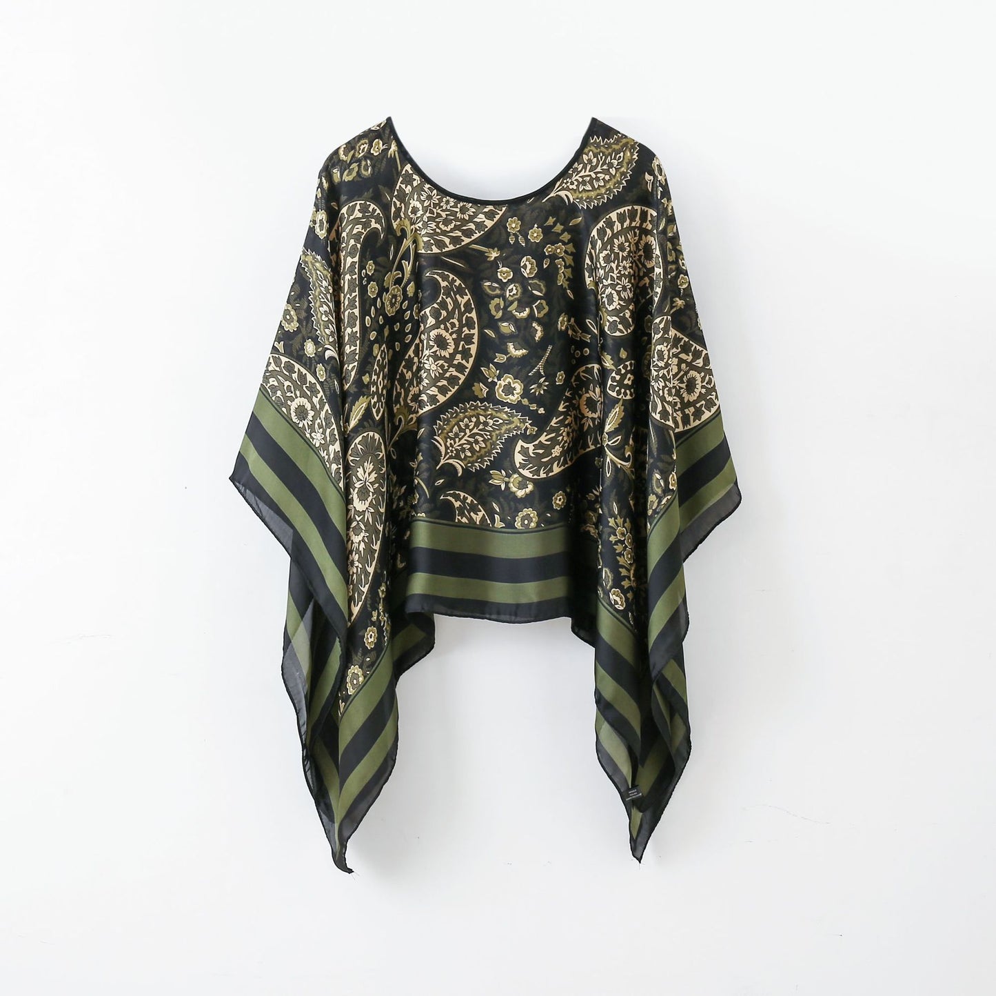 Châle Pullover Multifonctionnel – Écharpe, Vêtement Extérieur et Couverture
